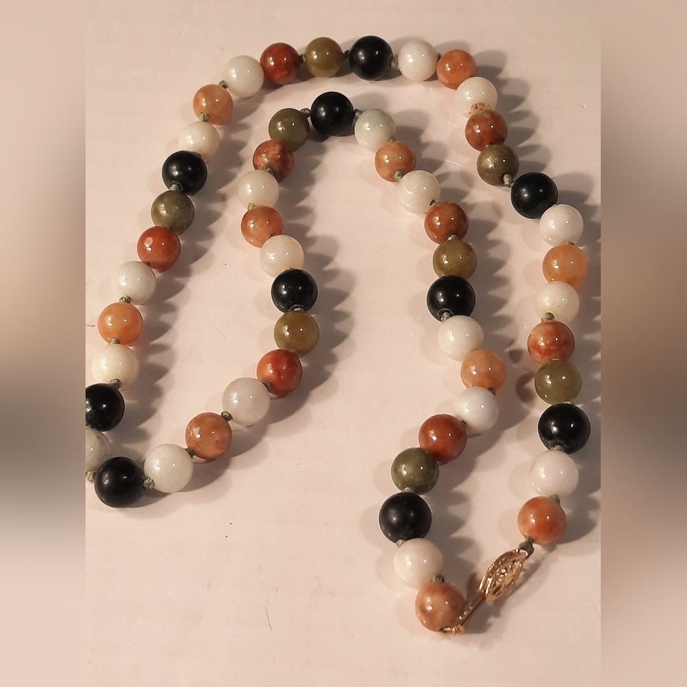 14 K CLASP MULTICOLOUR STONES NECLASE